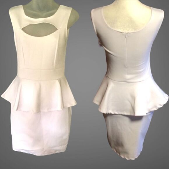 Small white form fitting dress Nwot - Picture 1 of 5